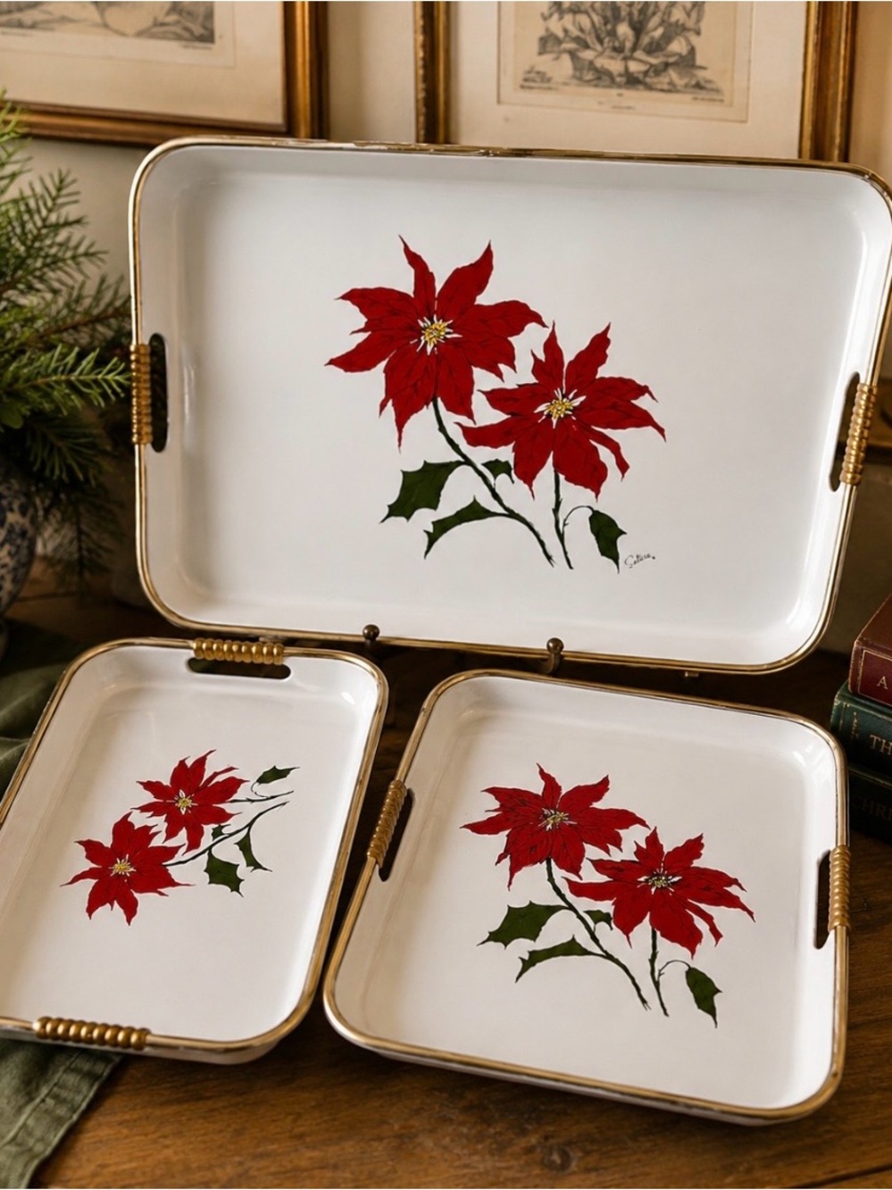 Vintage Saltera Poinsettia Serving Trays Set of 3 Made in Japan Gold